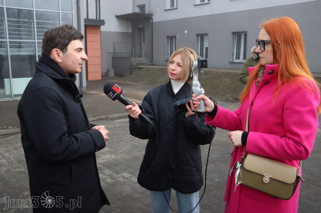 Fotorelacja: Briefing prasowy - zakup trzech ambulansów dla SPZOZ w Myszkowie
