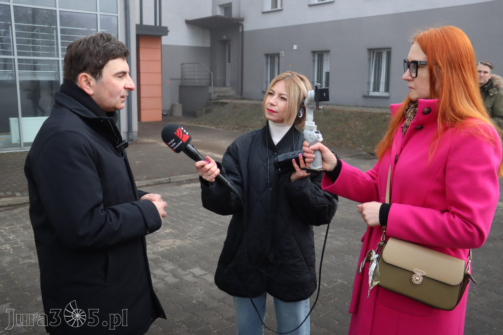 Fotorelacja: Briefing prasowy - zakup trzech ambulansów dla SPZOZ w Myszkowie