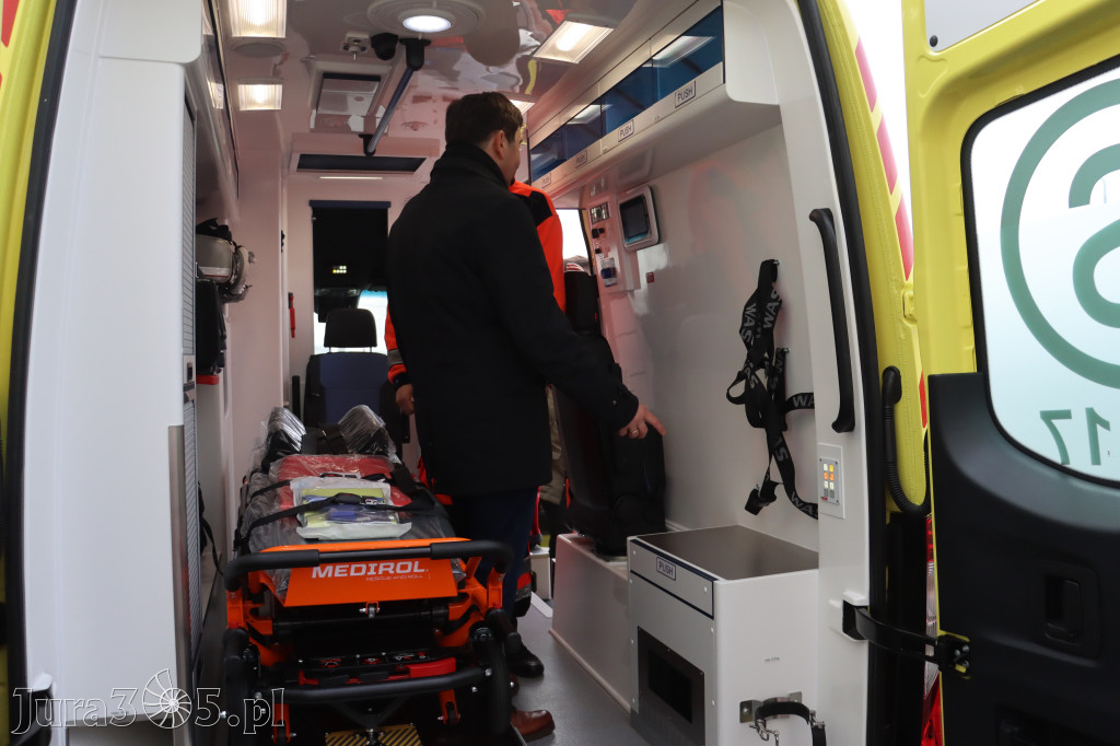 Fotorelacja: Briefing prasowy - zakup trzech ambulansów dla SPZOZ w Myszkowie