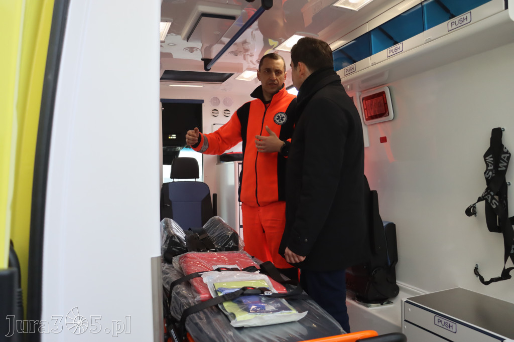 Fotorelacja: Briefing prasowy - zakup trzech ambulansów dla SPZOZ w Myszkowie