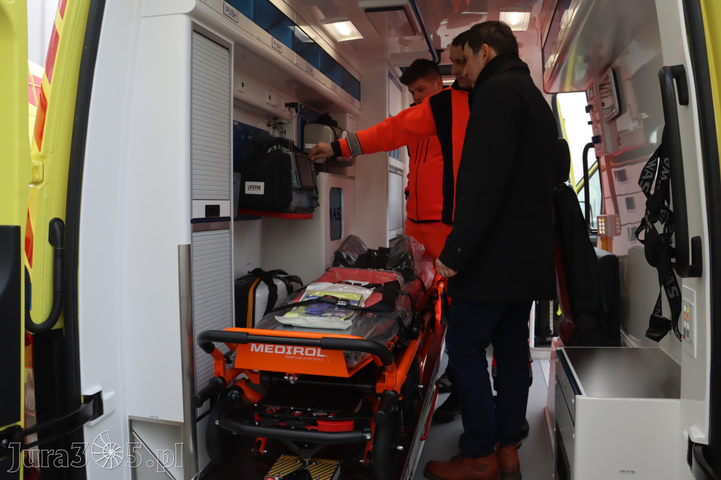 Fotorelacja: Briefing prasowy - zakup trzech ambulansów dla SPZOZ w Myszkowie