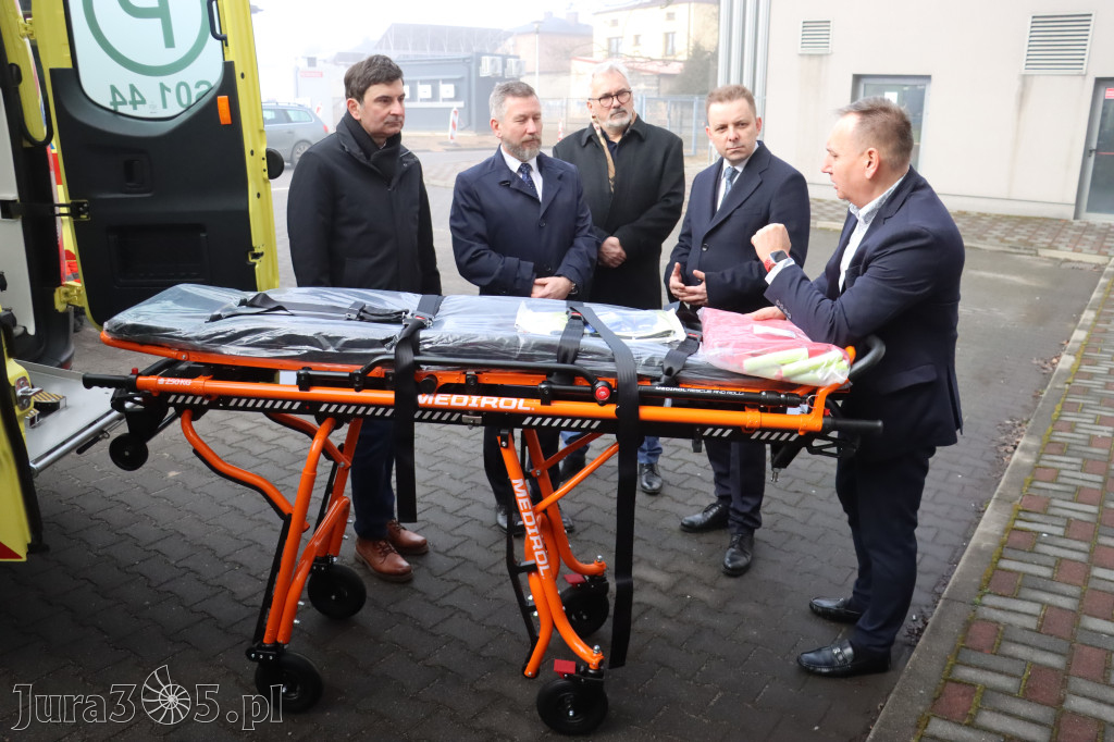 Fotorelacja: Briefing prasowy - zakup trzech ambulansów dla SPZOZ w Myszkowie