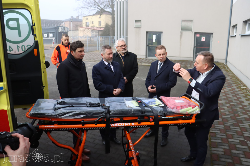 Fotorelacja: Briefing prasowy - zakup trzech ambulansów dla SPZOZ w Myszkowie