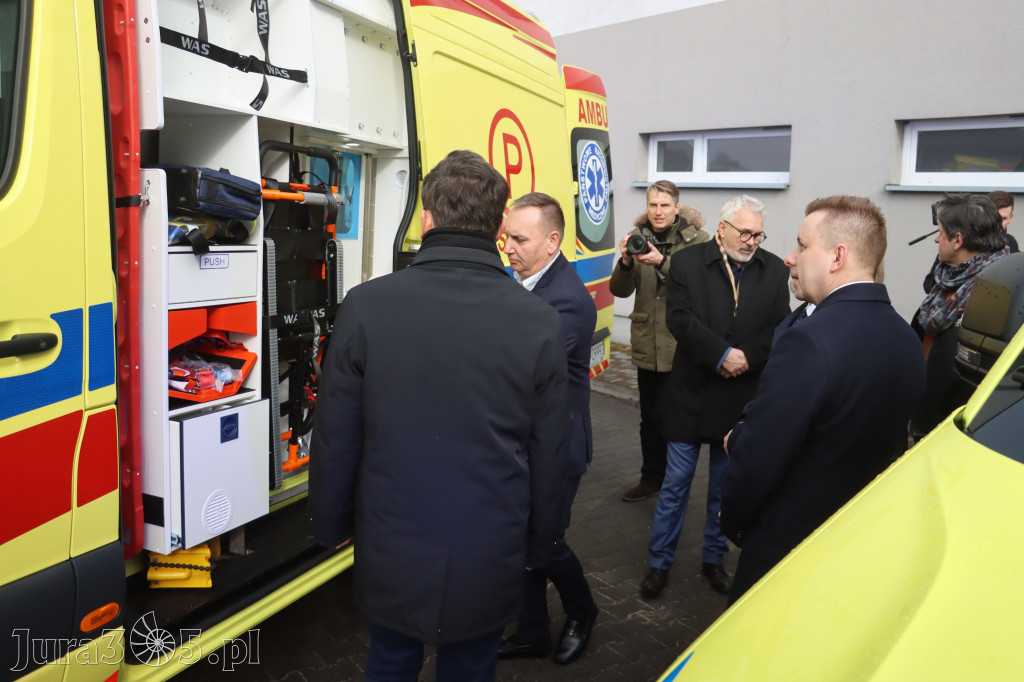 Fotorelacja: Briefing prasowy - zakup trzech ambulansów dla SPZOZ w Myszkowie