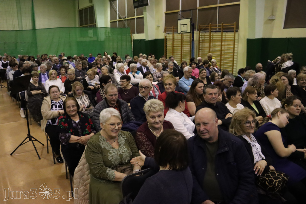 Fotorelacja: Koncert z okazji Dnia Kobiet w Kroczycach