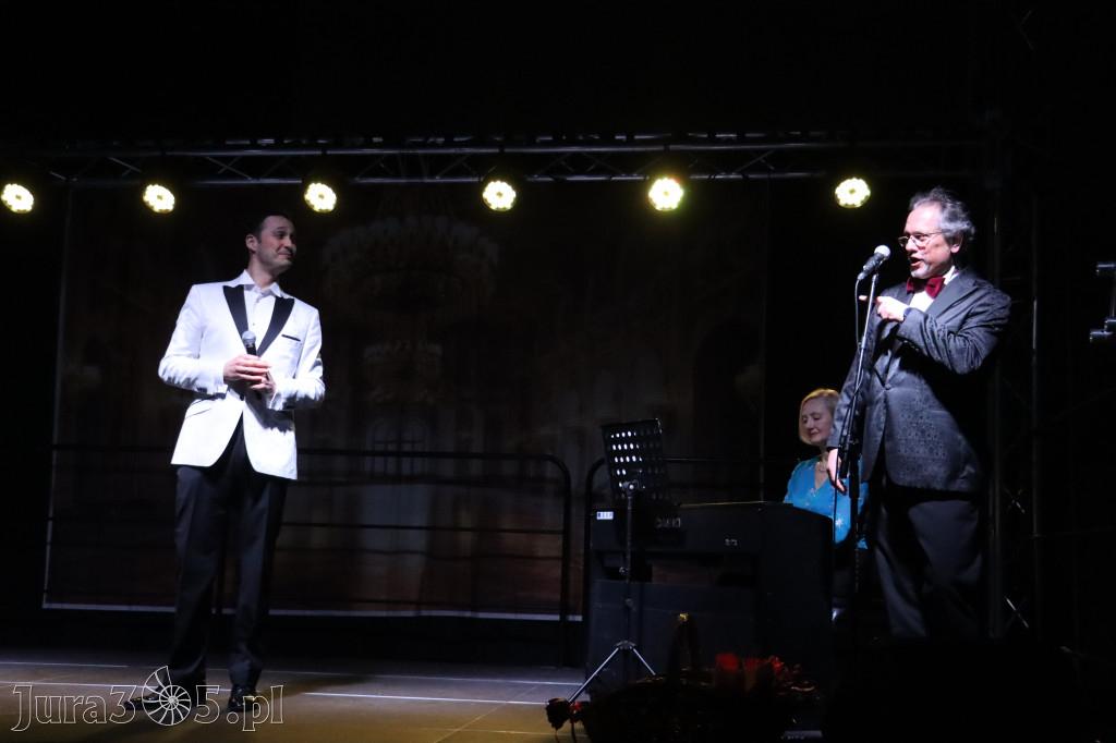 Fotorelacja: Koncert z okazji Dnia Kobiet w Kroczycach