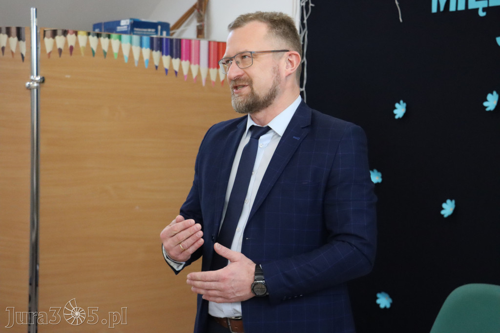Fotorelacja: Olimpiada Języka Polskiego organizowana przez nasze KLO w Zawierciu
