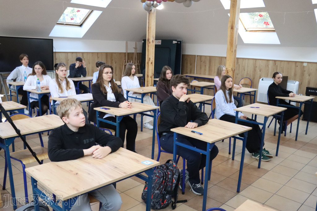 Fotorelacja: Olimpiada Języka Polskiego organizowana przez nasze KLO w Zawierciu