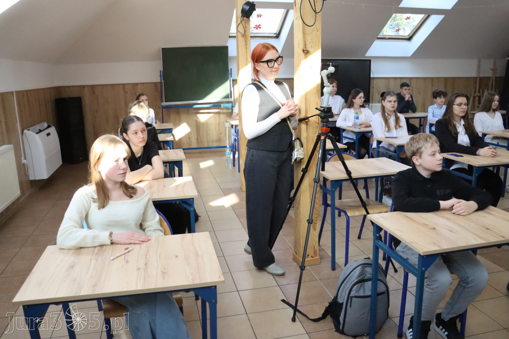 Fotorelacja: Olimpiada Języka Polskiego organizowana przez nasze KLO w Zawierciu