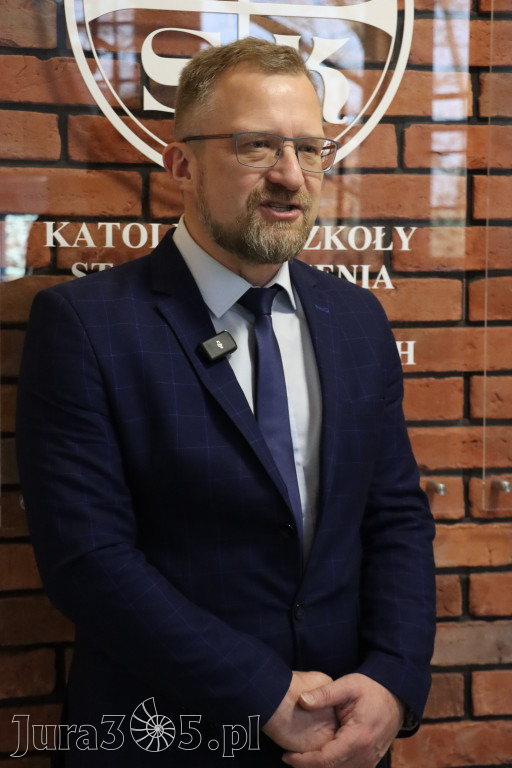 Fotorelacja: Olimpiada Języka Polskiego organizowana przez nasze KLO w Zawierciu