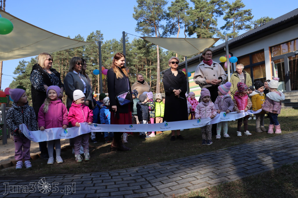 Fotorelacja: Nowe place zabaw przy Żłobkach Gminnych w Poraju i Żarkach-Letnisku