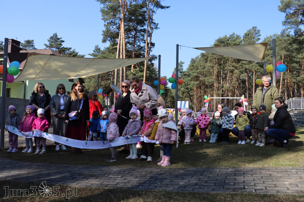 Fotorelacja: Nowe place zabaw przy Żłobkach Gminnych w Poraju i Żarkach-Letnisku
