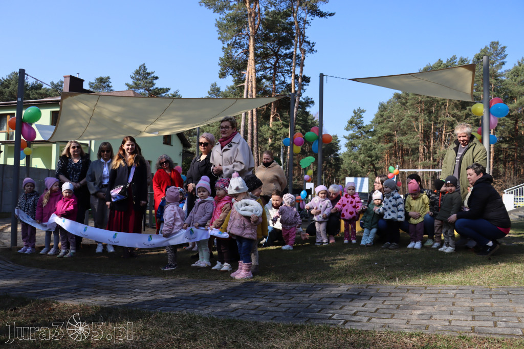 Fotorelacja: Nowe place zabaw przy Żłobkach Gminnych w Poraju i Żarkach-Letnisku