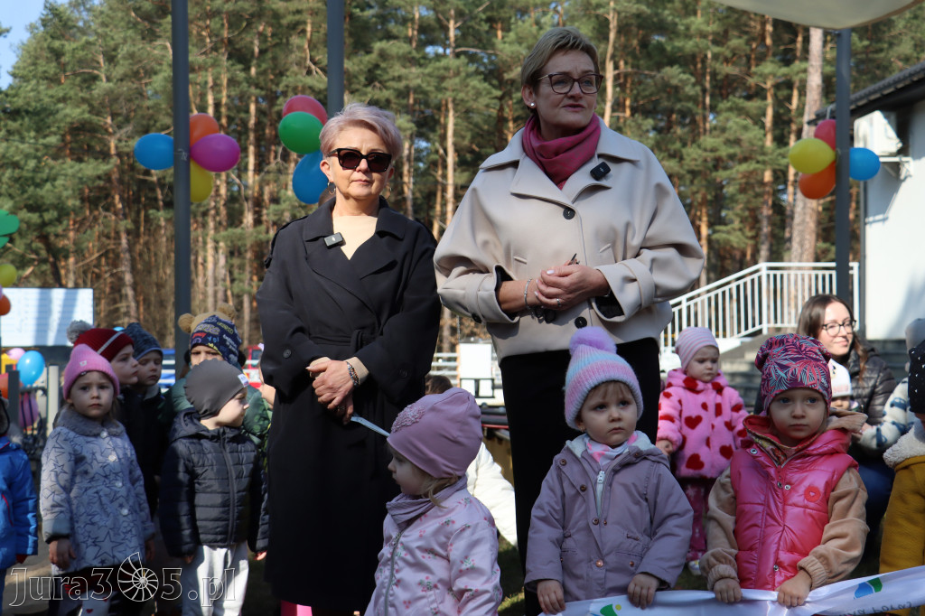 Fotorelacja: Nowe place zabaw przy Żłobkach Gminnych w Poraju i Żarkach-Letnisku