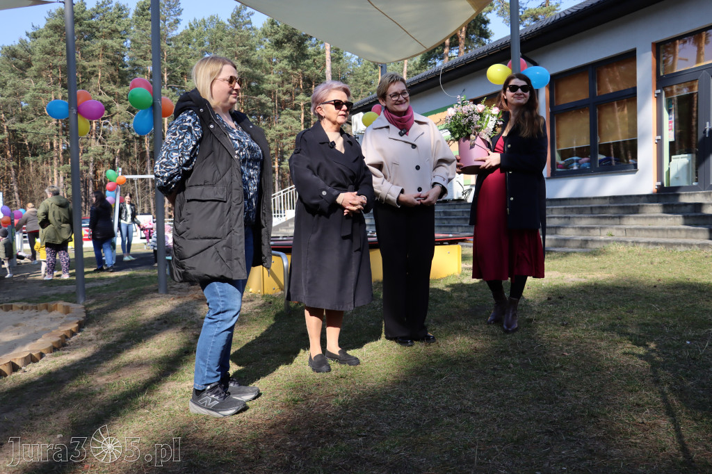 Fotorelacja: Nowe place zabaw przy Żłobkach Gminnych w Poraju i Żarkach-Letnisku