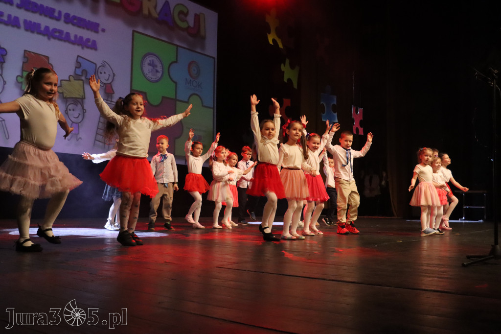 Fotorelacja I: GALA INTEGRACJI zorganizowana przez Szkoła Podstawowa nr 4 w Zawierciu