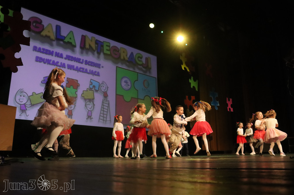 Fotorelacja I: GALA INTEGRACJI zorganizowana przez Szkoła Podstawowa nr 4 w Zawierciu