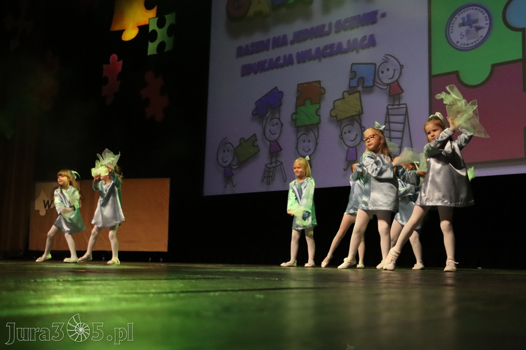 Fotorelacja I: GALA INTEGRACJI zorganizowana przez Szkoła Podstawowa nr 4 w Zawierciu