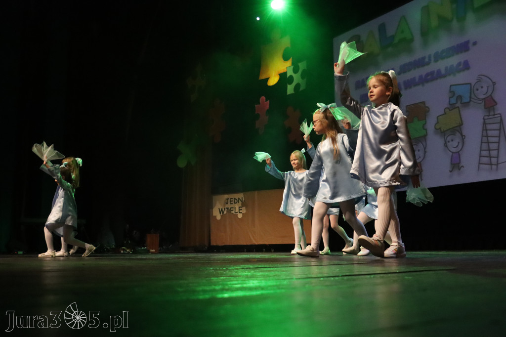Fotorelacja I: GALA INTEGRACJI zorganizowana przez Szkoła Podstawowa nr 4 w Zawierciu