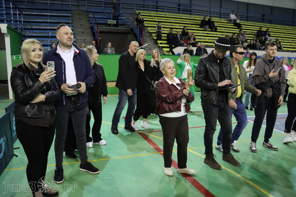 Fotorelacja: Artyści vs Policja - wydarzenie charytatywne w Zawierciu