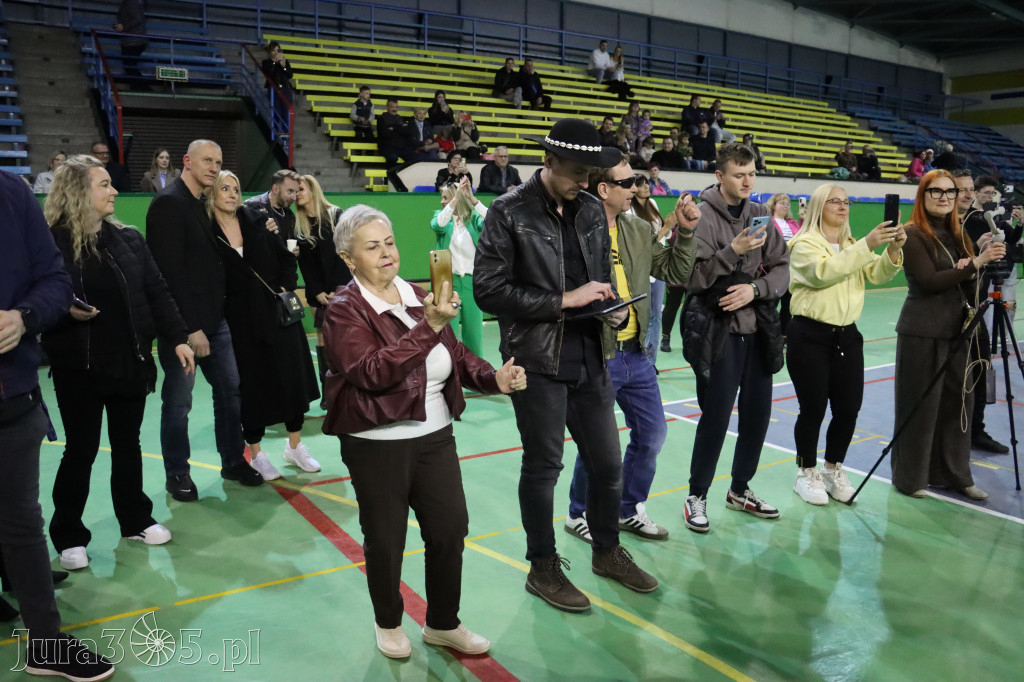 Fotorelacja: Artyści vs Policja - wydarzenie charytatywne w Zawierciu