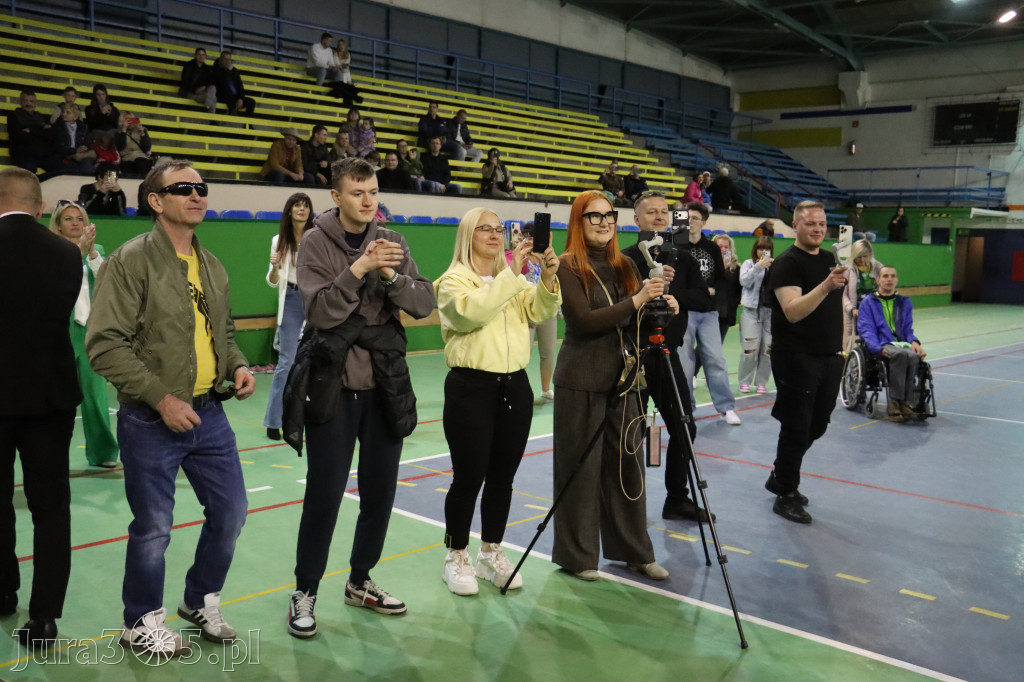 Fotorelacja: Artyści vs Policja - wydarzenie charytatywne w Zawierciu