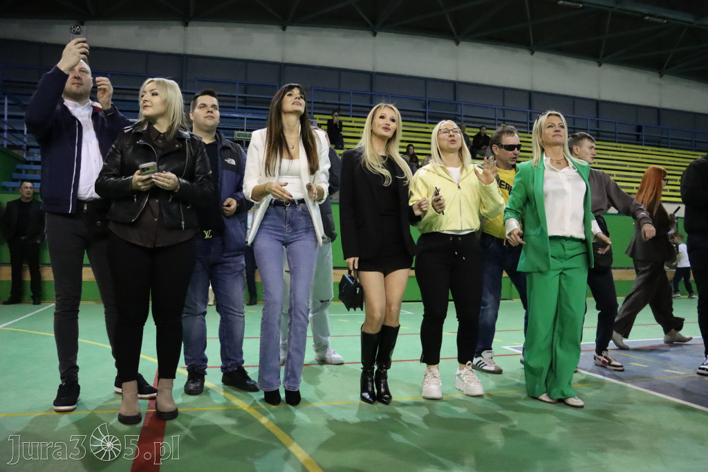 Fotorelacja: Artyści vs Policja - wydarzenie charytatywne w Zawierciu