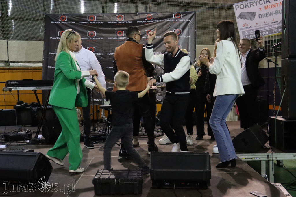 Fotorelacja: Artyści vs Policja - wydarzenie charytatywne w Zawierciu