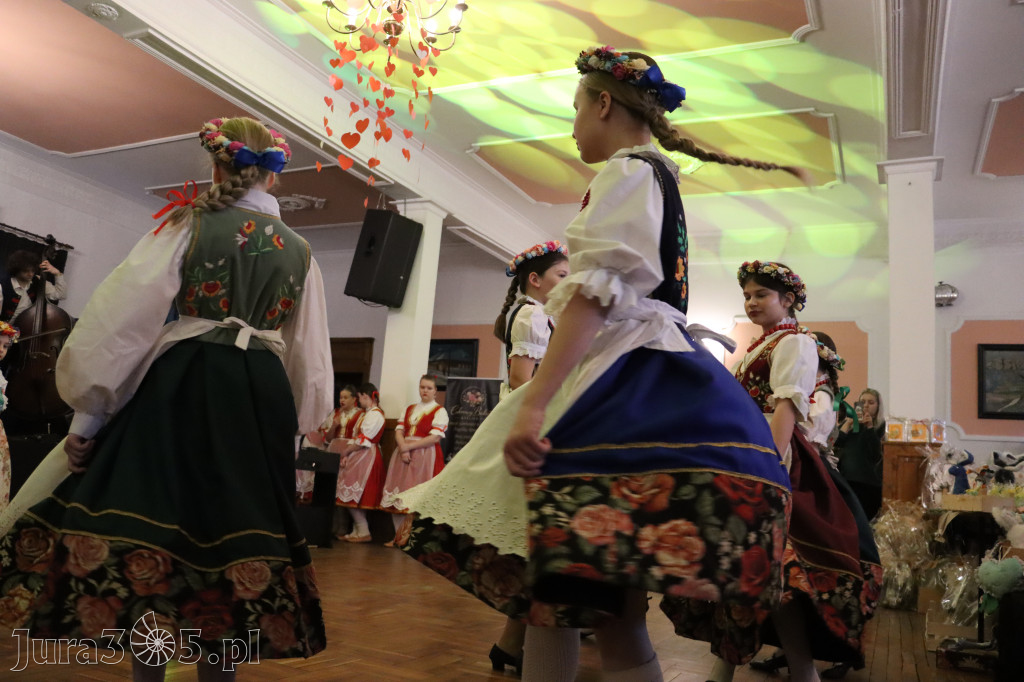 Fotorelacja: Kiermasz Wielkanocny w Pałacyku nad Wartą w Zawierciu