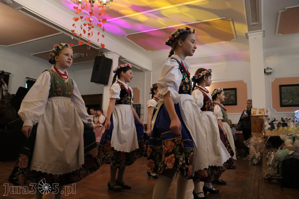 Fotorelacja: Kiermasz Wielkanocny w Pałacyku nad Wartą w Zawierciu