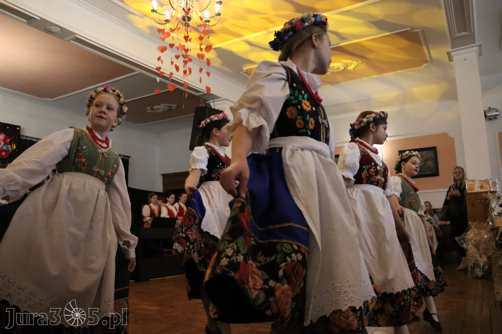 Fotorelacja: Kiermasz Wielkanocny w Pałacyku nad Wartą w Zawierciu