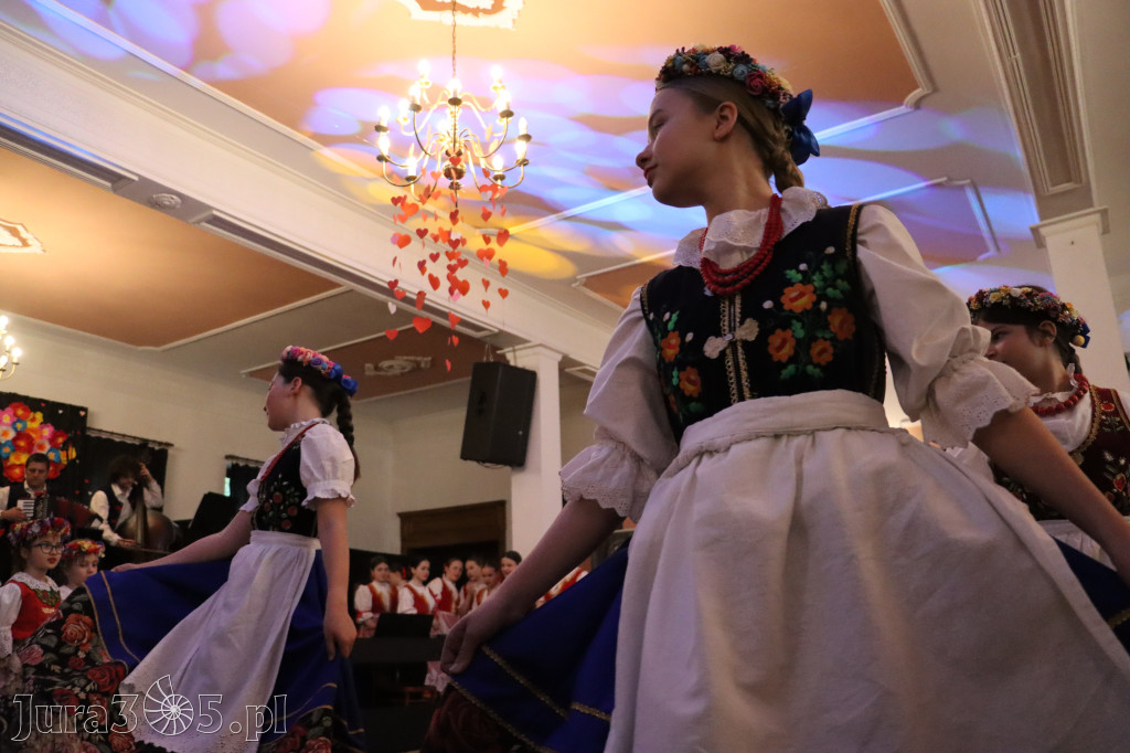 Fotorelacja: Kiermasz Wielkanocny w Pałacyku nad Wartą w Zawierciu