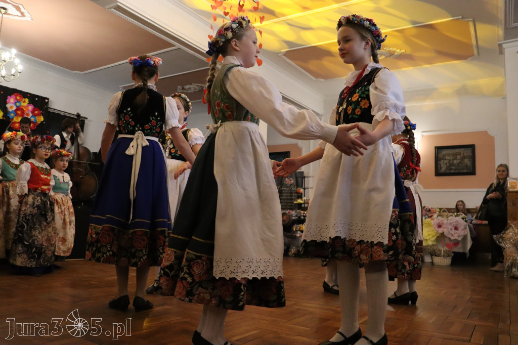 Fotorelacja: Kiermasz Wielkanocny w Pałacyku nad Wartą w Zawierciu