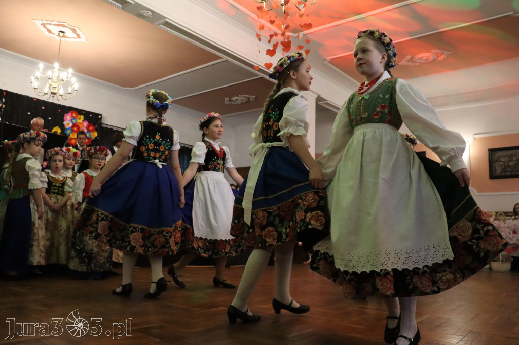 Fotorelacja: Kiermasz Wielkanocny w Pałacyku nad Wartą w Zawierciu