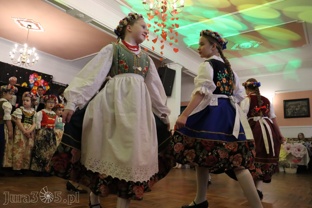 Fotorelacja: Kiermasz Wielkanocny w Pałacyku nad Wartą w Zawierciu