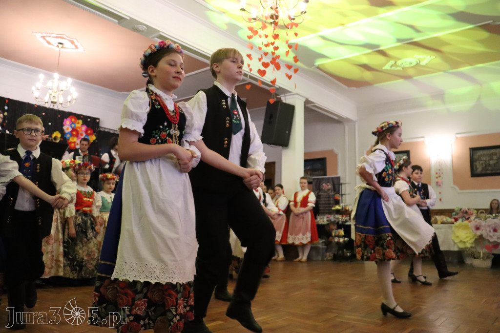 Fotorelacja: Kiermasz Wielkanocny w Pałacyku nad Wartą w Zawierciu