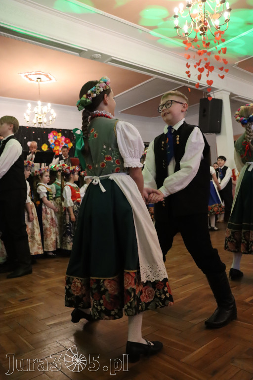 Fotorelacja: Kiermasz Wielkanocny w Pałacyku nad Wartą w Zawierciu