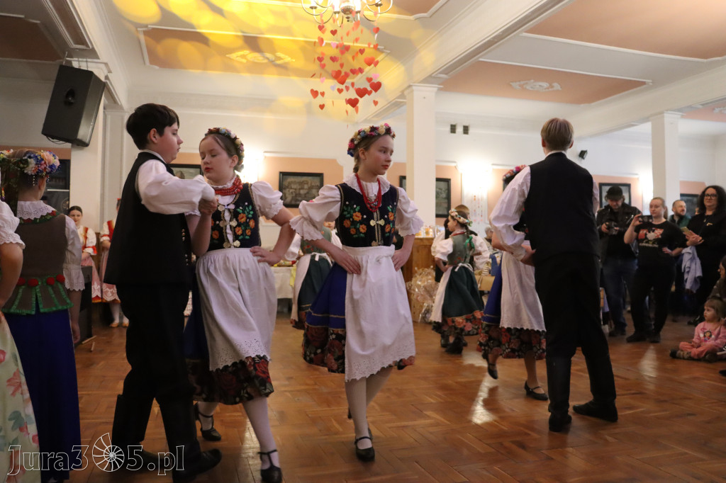 Fotorelacja: Kiermasz Wielkanocny w Pałacyku nad Wartą w Zawierciu