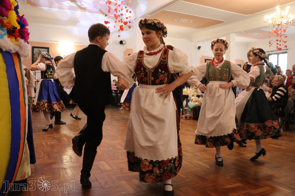 Fotorelacja: Kiermasz Wielkanocny w Pałacyku nad Wartą w Zawierciu