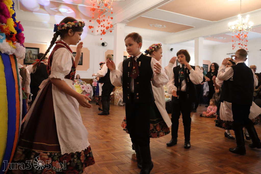 Fotorelacja: Kiermasz Wielkanocny w Pałacyku nad Wartą w Zawierciu