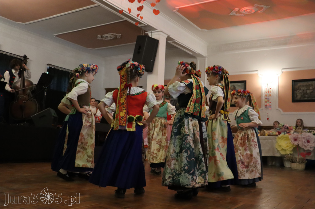 Fotorelacja: Kiermasz Wielkanocny w Pałacyku nad Wartą w Zawierciu