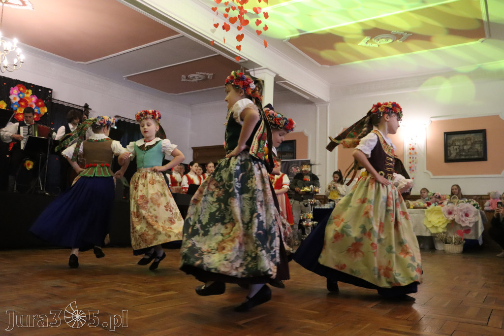 Fotorelacja: Kiermasz Wielkanocny w Pałacyku nad Wartą w Zawierciu