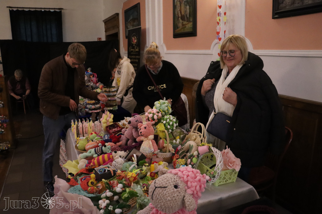 Fotorelacja: Kiermasz Wielkanocny w Pałacyku nad Wartą w Zawierciu