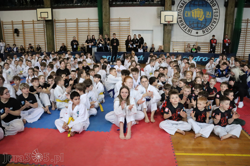 Fotorelacja: Zawody Taekwon-do Jura Cup oraz Międzywojewódzkie Mistrzostwa Juniorów w Łazach