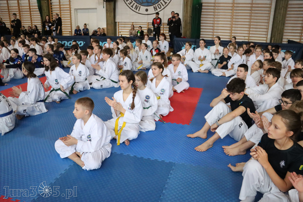 Fotorelacja: Zawody Taekwon-do Jura Cup oraz Międzywojewódzkie Mistrzostwa Juniorów w Łazach
