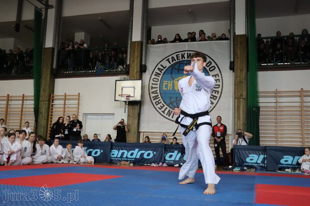 Fotorelacja: Zawody Taekwon-do Jura Cup oraz Międzywojewódzkie Mistrzostwa Juniorów w Łazach