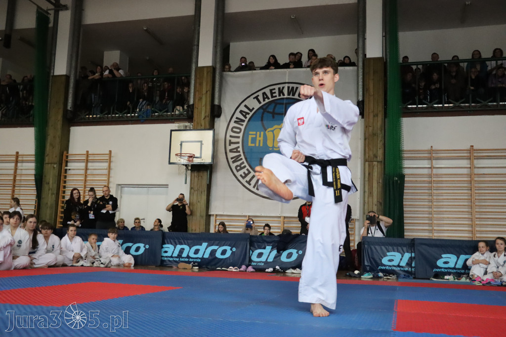 Fotorelacja: Zawody Taekwon-do Jura Cup oraz Międzywojewódzkie Mistrzostwa Juniorów w Łazach