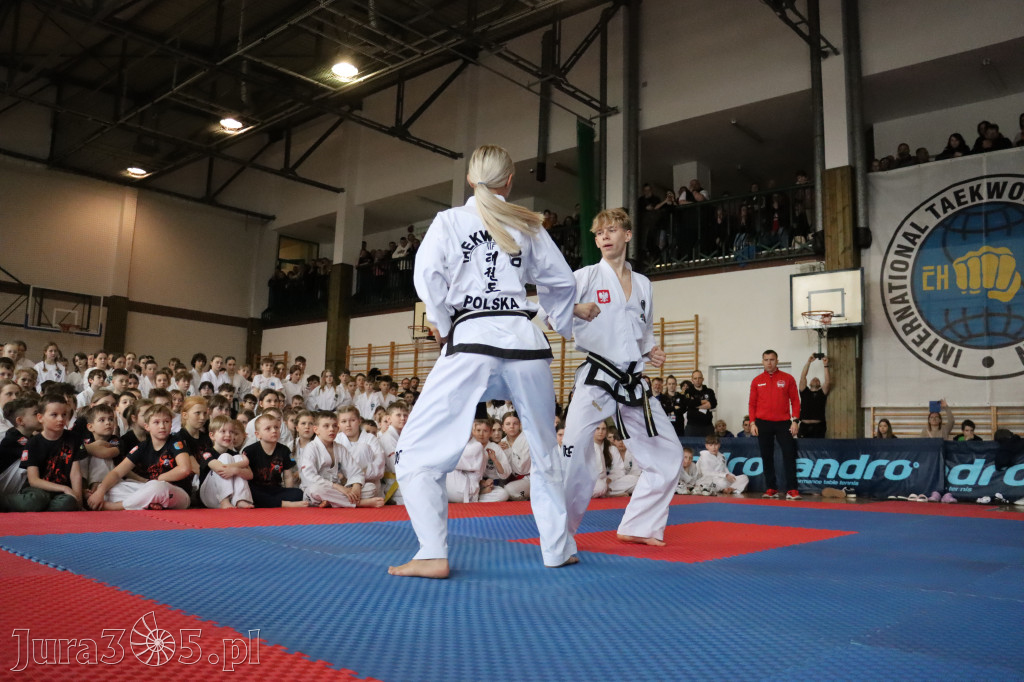 Fotorelacja: Zawody Taekwon-do Jura Cup oraz Międzywojewódzkie Mistrzostwa Juniorów w Łazach