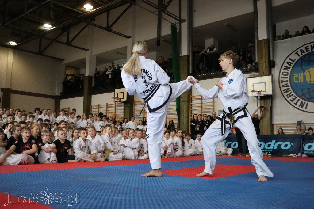 Fotorelacja: Zawody Taekwon-do Jura Cup oraz Międzywojewódzkie Mistrzostwa Juniorów w Łazach