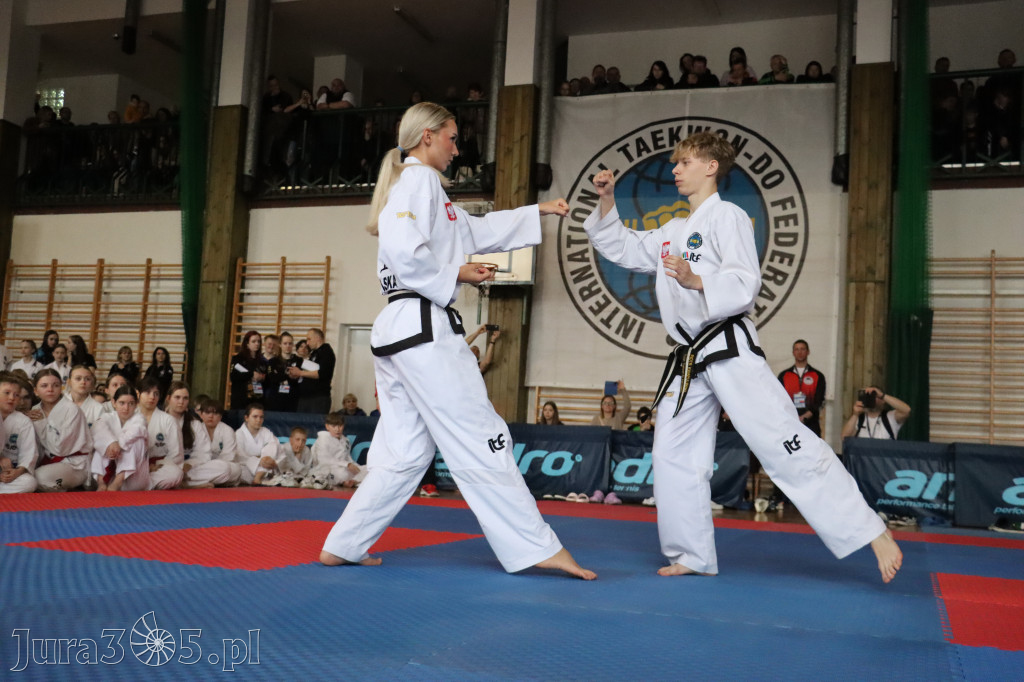 Fotorelacja: Zawody Taekwon-do Jura Cup oraz Międzywojewódzkie Mistrzostwa Juniorów w Łazach